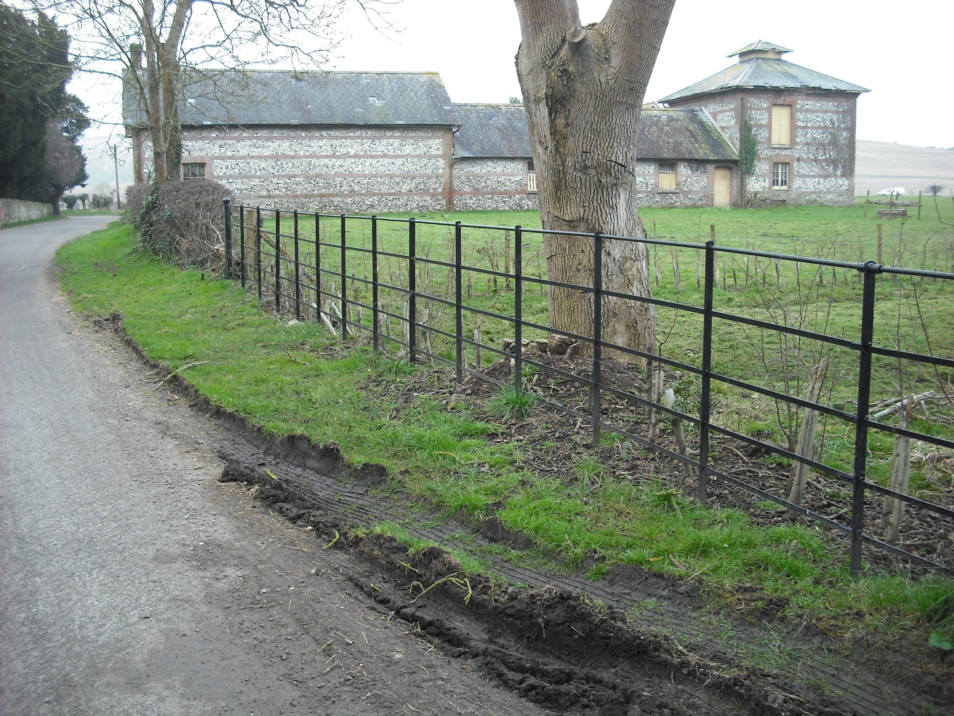 Metal Fencing & Gates